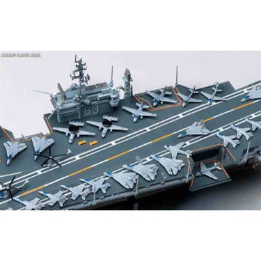 Academy 14210 1/800 Carrier USS Kitty Hawk 1444